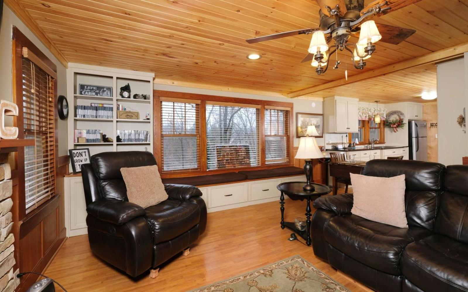 Karens Cozy Cottage 개틀린버그 외부 사진