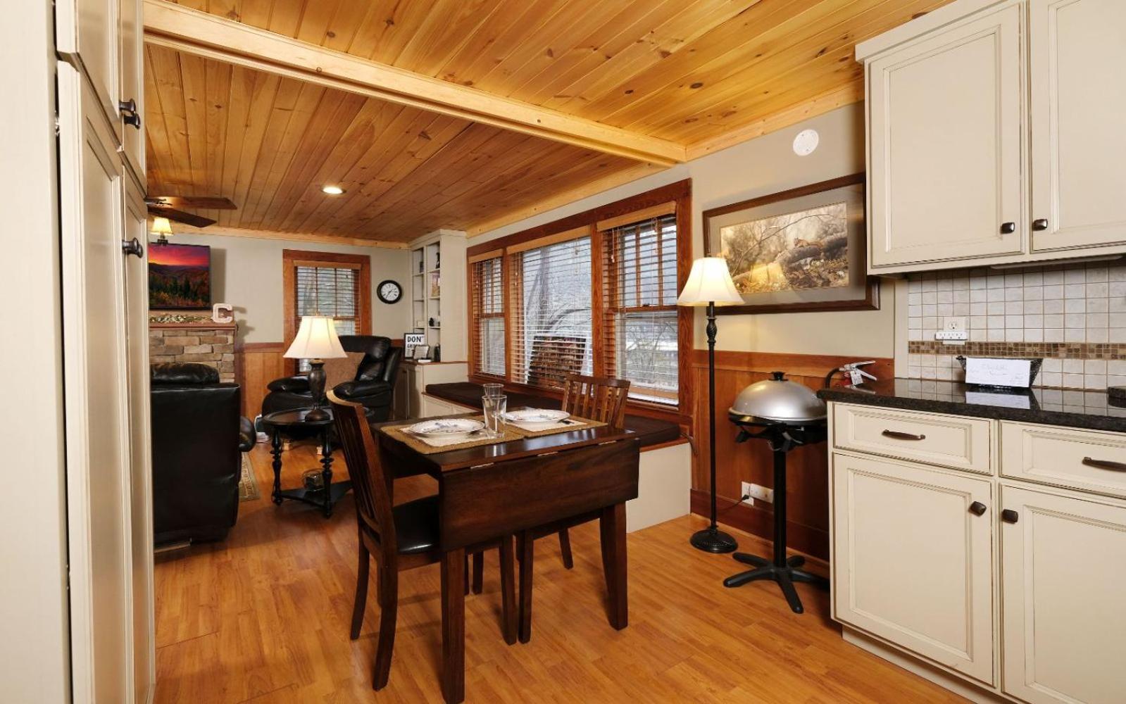 Karens Cozy Cottage 개틀린버그 외부 사진