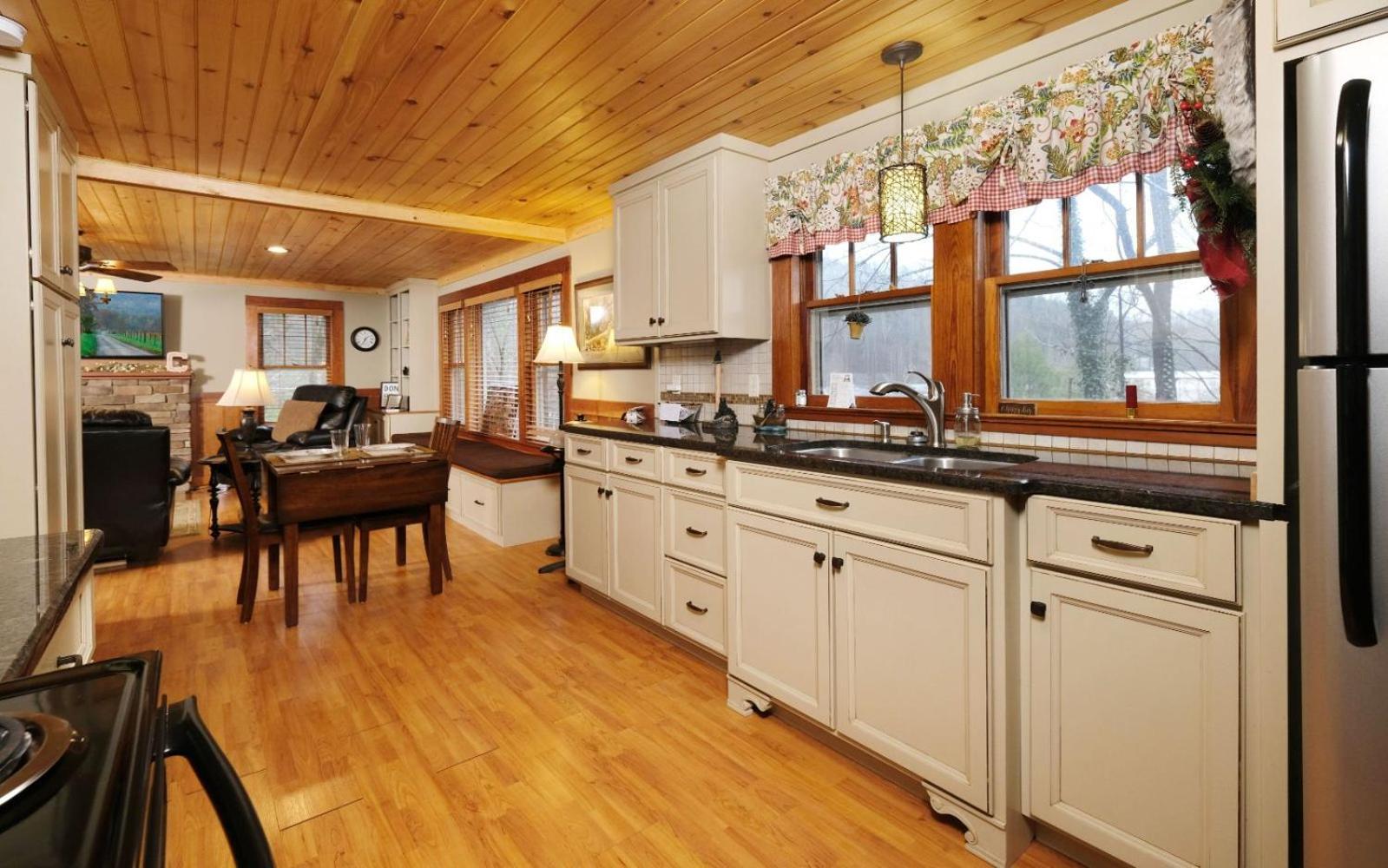 Karens Cozy Cottage 개틀린버그 외부 사진