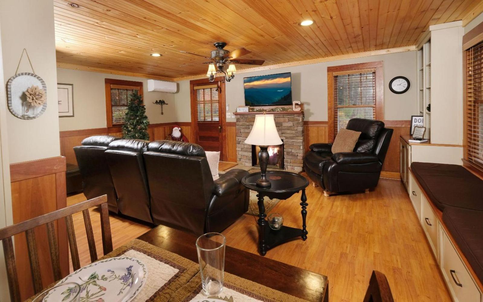 Karens Cozy Cottage 개틀린버그 외부 사진